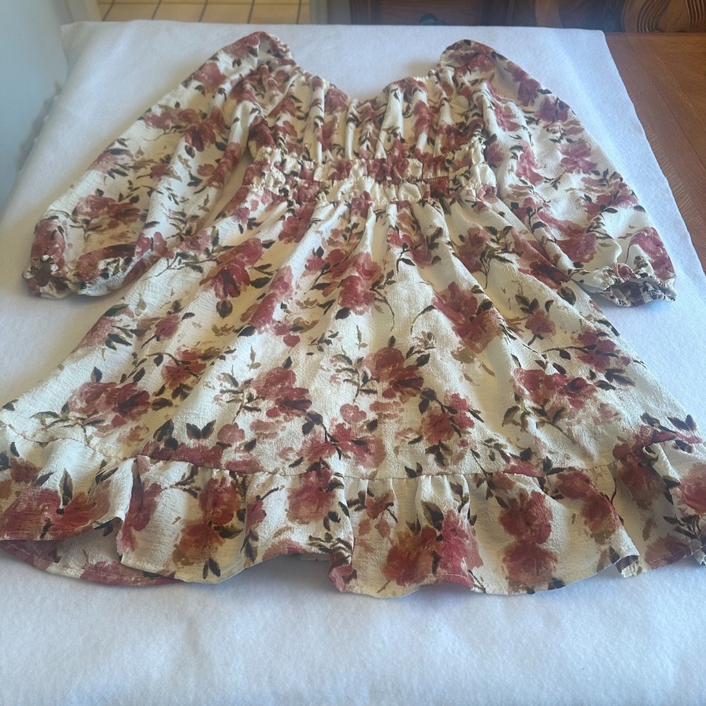 Liberty Love Tunic Top Womens Small Cream Red Floral Smocked Blouse Ruffle Hem